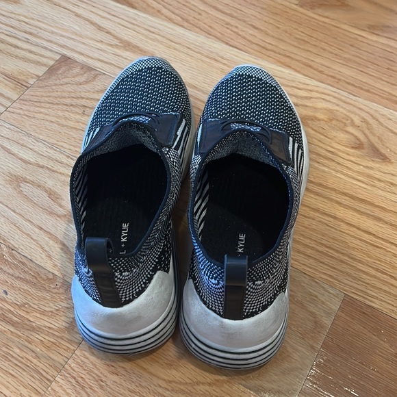 Kendall & Kylie Black and White Brandy Sneakers - Picture 5 of 5